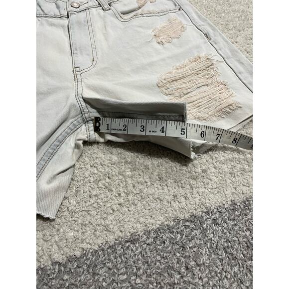 NWT BDG Urban Outfitters Womens Sz 27 Dropped Waist Destroy Denim Short Lt Blue - Picture 4 of 8